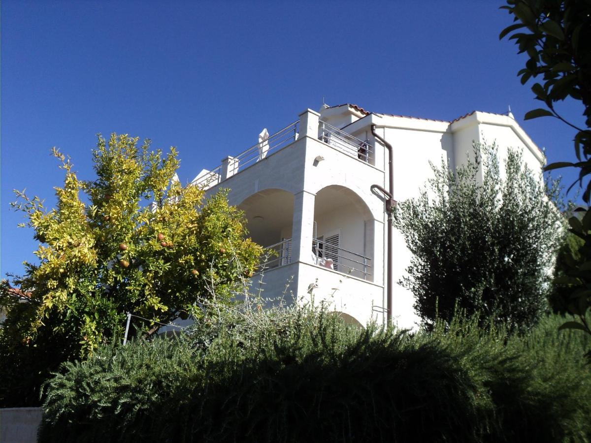 Villa Marta Apartmani Trogir Exterior photo